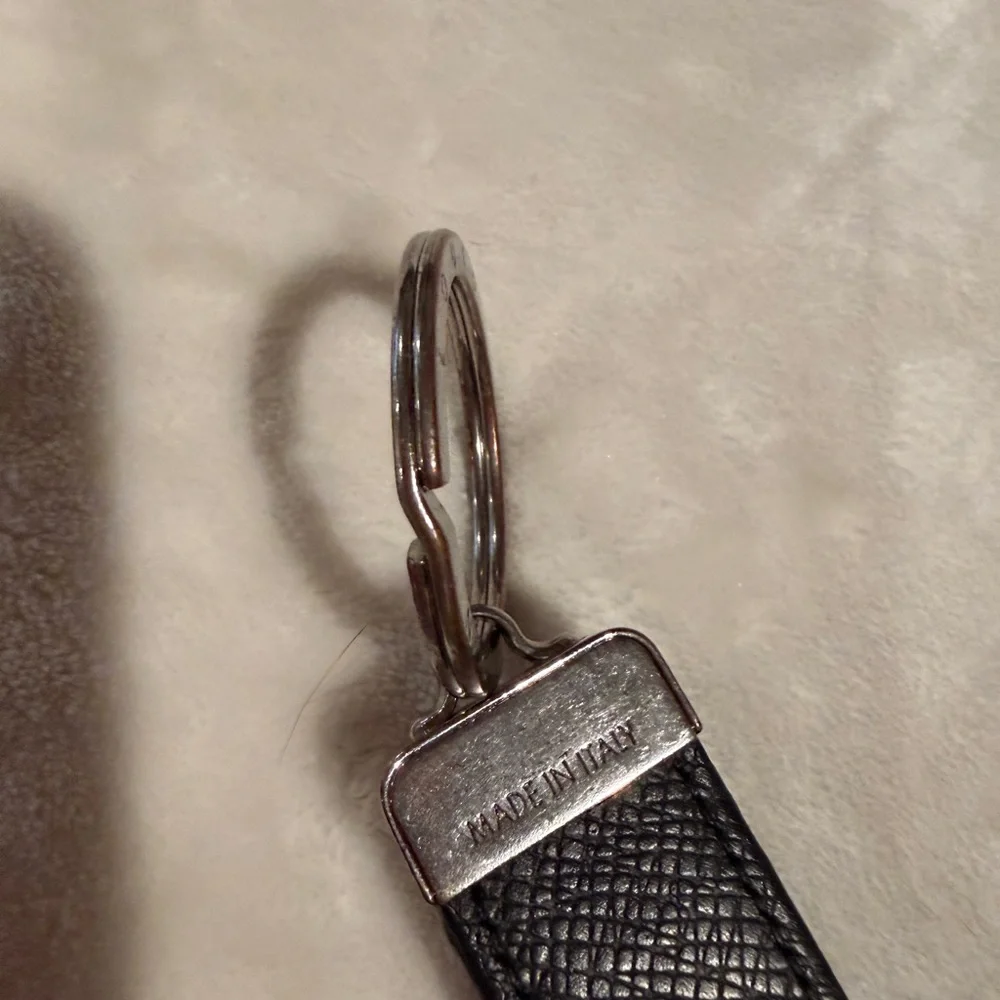 Louis Vuitton Taiga Leather Key Holder   Ring Black Silver Tone LV Authentic